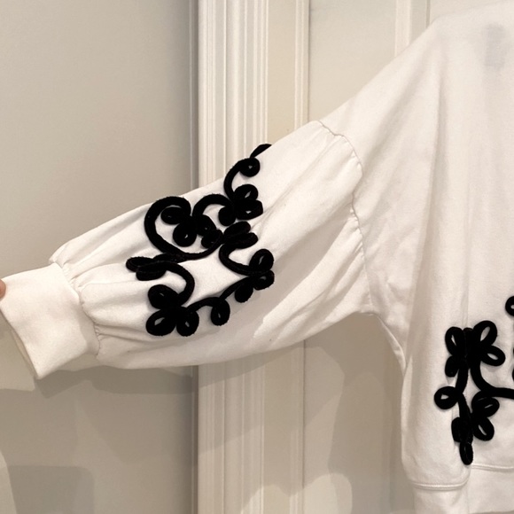 Zara Medium sweater - Picture 2 of 4